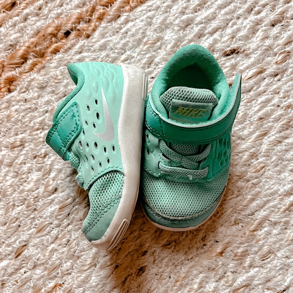 NIKE Stelos - Picture 2 of 10